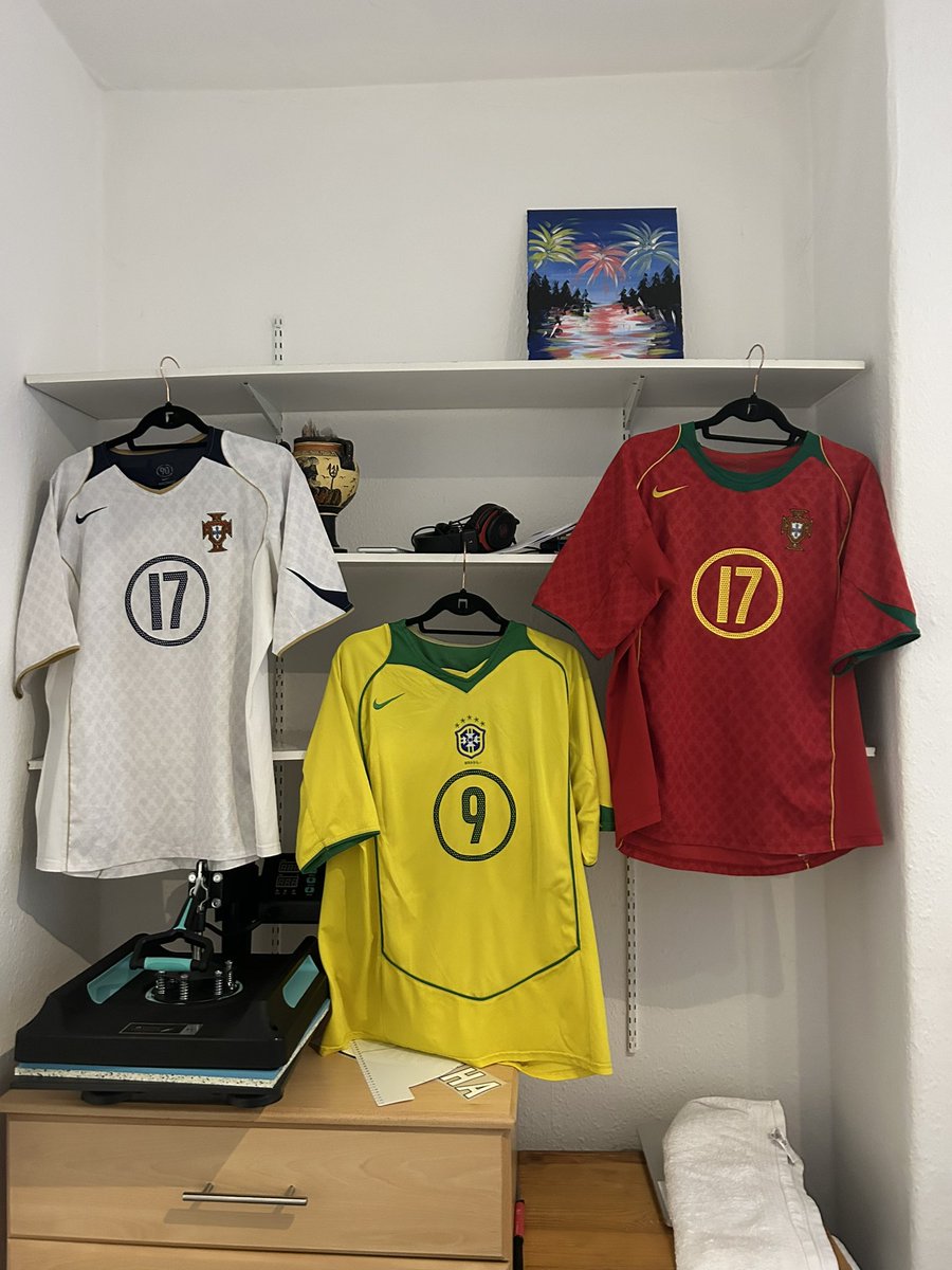FreshPrintsofF1's tweet image. The Ronaldos

Yes I’m posting @footballshirts101 ‘s shirts before I start on my own…

#cr7 #ronaldo #r9 #nazario #brazil #football #fooballshirt #portugal #nike #total90