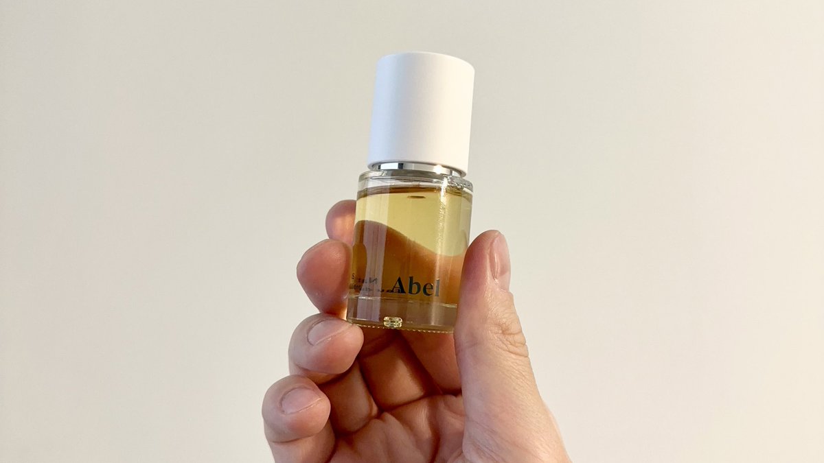 カカオとタバコの香水、アベル『ブラック アニス』 薬草系リキュールを