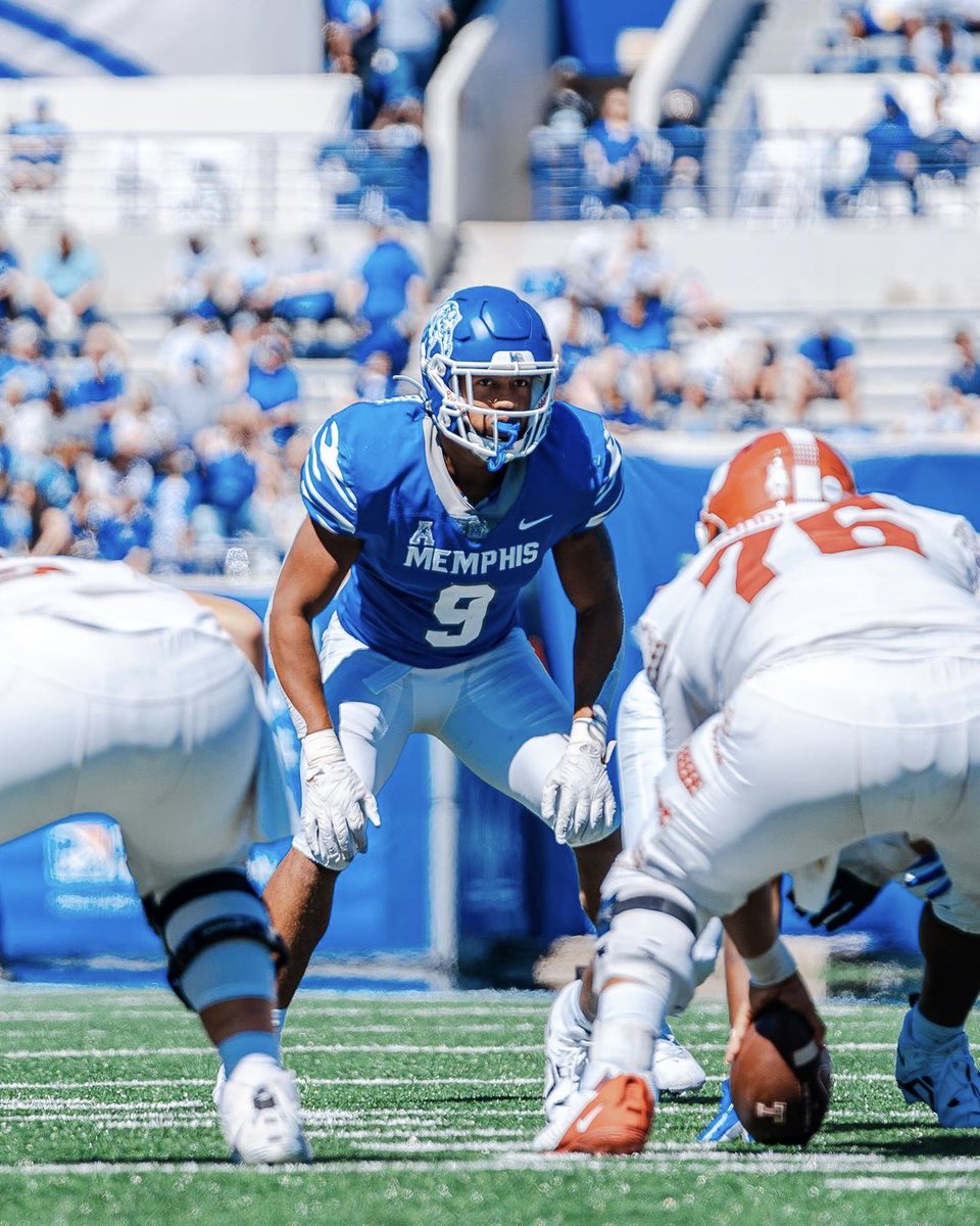 MemphisFB's tweet photo. Happy Canada Day to our guy @geofcantin‼️🇨🇦

#ALLIN | #GoTigersGo https://t.co/R3W0kkutPD