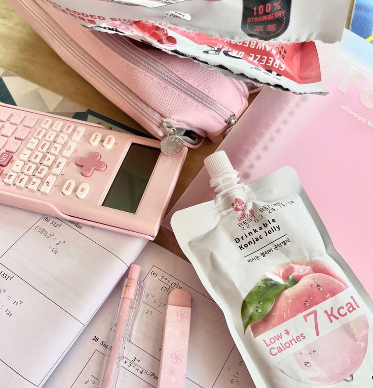 ୧ ִ🌷。ׂ Haii🙋🏻‍♀️🙋🏻‍♀️, syapaa yang mau jadi BIEFEFFF aku untuk ambis bareng di #studytwt hehe ayOo temenan sama akuuu💫💫. Aku lagi fokus buat naikin nilai rapor aku buat ngincer eligible. YOyoyOo temenan 💓💗💐💌💫⭐ #ambistwt