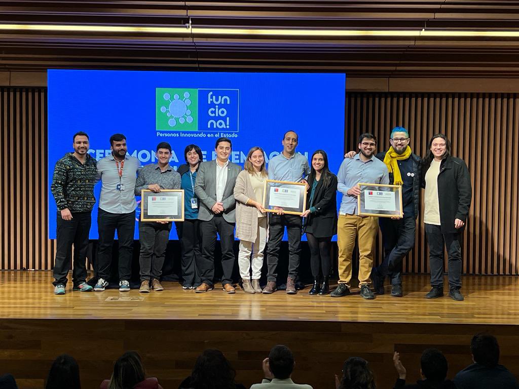 🏆#ConcursoFunciona2022 ¡Tenemos ganadores/as de la Categoría Administración Central del Estado! Las iniciativas premiadas son: Hospital Metropolitano <a href="/HosMetChile/">Hospital Metropolitano</a>, Subsecretaria de Evaluación Social y <a href="/DipresChile/">Dipres</a> y Prevención de la Deserción Escolar de la <a href="/subsevalusocial/">Subsecretaría de Evaluación Social</a>.