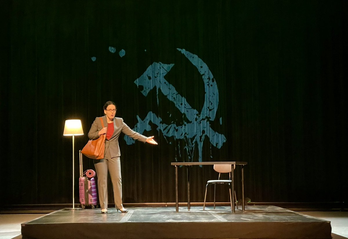 eatmoreart's tweet photo. It was an honor to direct this, I hope you see it. 🎭 How do you look the enemy in the eye? @TheAsylumVegas presents a story of resilience, THE THERAPIST by Gabriela Yepes; translated by @Gigi_Guizado in #London 4-7 July @BaronsCourt_W14.
Get tix https://t.co/HzZj537nZa https://t.co/MC6OlYAqmm