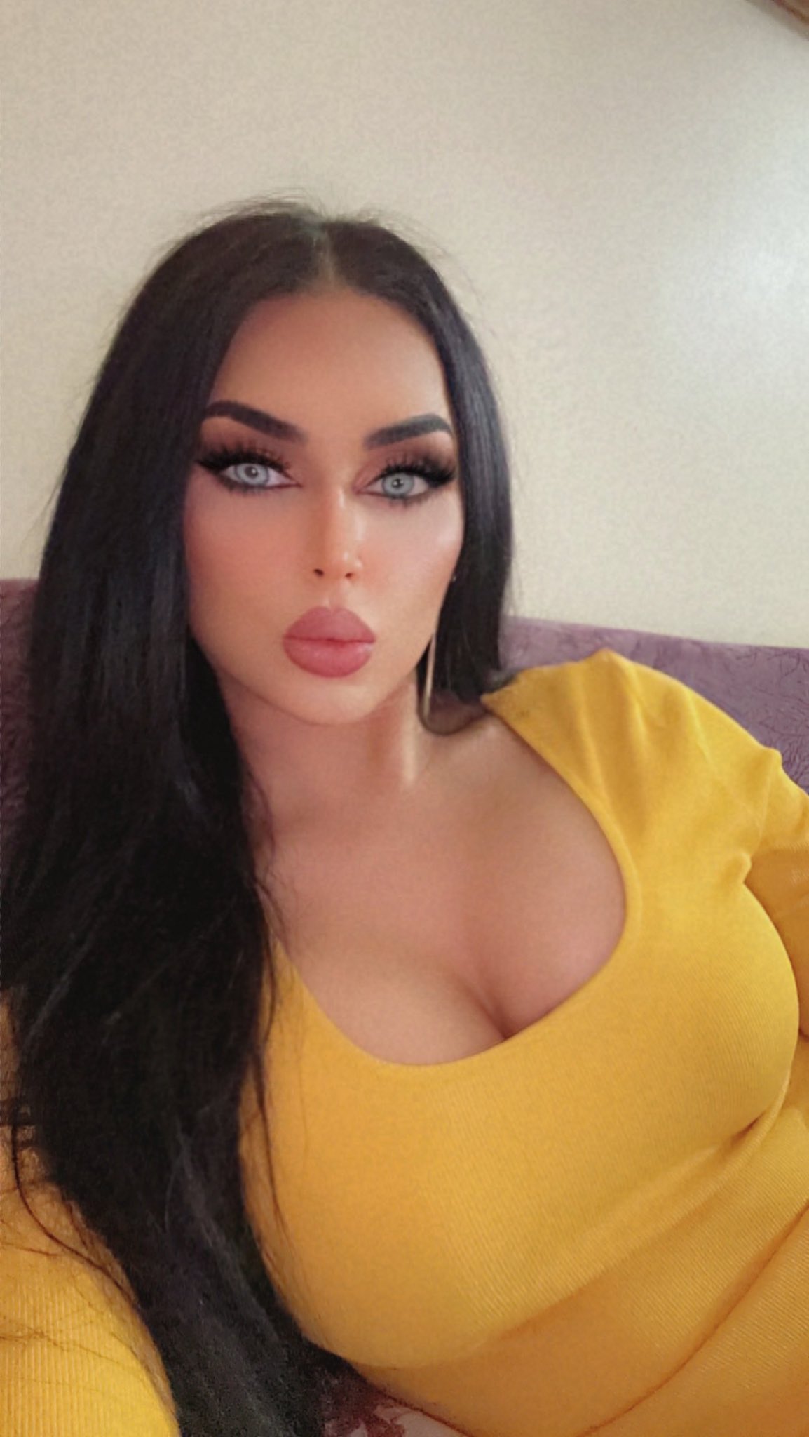 حنين on X: حنين شيميل في اسطنبول 00905315154223  اسطنبولقطرالكويتالسعوديةالرياضشيميل t.coDohrGSiyhV  X