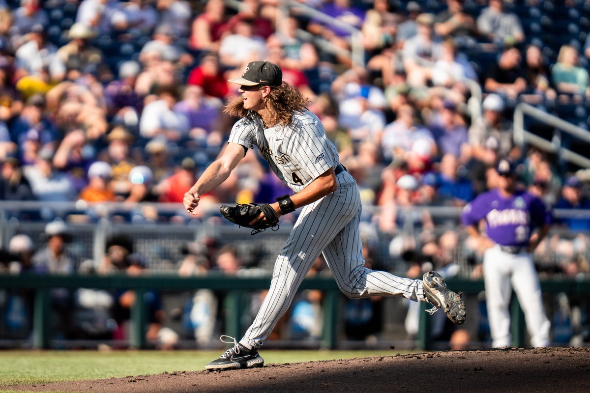 d1baseball's tweet photo. 🇺🇸⭐ Most D1Baseball All-Americans ⭐🇺🇸

🎩 @WakeBaseball, 6
🐊 @GatorsBB, 4
🐯 @LSUbaseball, 3
🐢 @TerpsBaseball, 3 
🌲 @StanfordBSB, 3

FULL TEAMS 👉 https://t.co/iQzFFPpYd3 https://t.co/qBxO0AgNmS