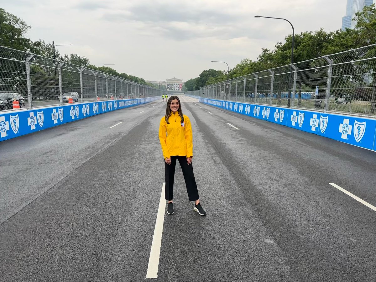 KaseyChronisTV's tweet photo. We enjoyed an epic live location this afternoon!
This might be the only time I’ll EVER be able to stand in the middle of Southbound Lake Shore Drive DURING rush hour!
NASCAR’s Chicago Street Race is set for Saturday and Sunday! 🏁
#NASCAR75 #NASCARChicago #FOX32 #Chicago https://t.co/BrKKuqXqdd