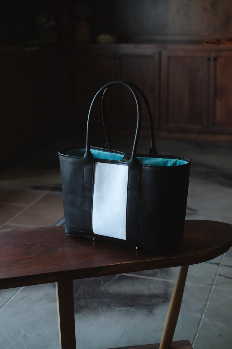 wilkinsontexas's tweet photo. Our Custom Legacy Bag handmade in our shop by owner &amp; maker Clint Wilkinson. #handmade #madeinamerica #totebag #leathergoods #denton #texas https://t.co/sJ3jTTMnsF