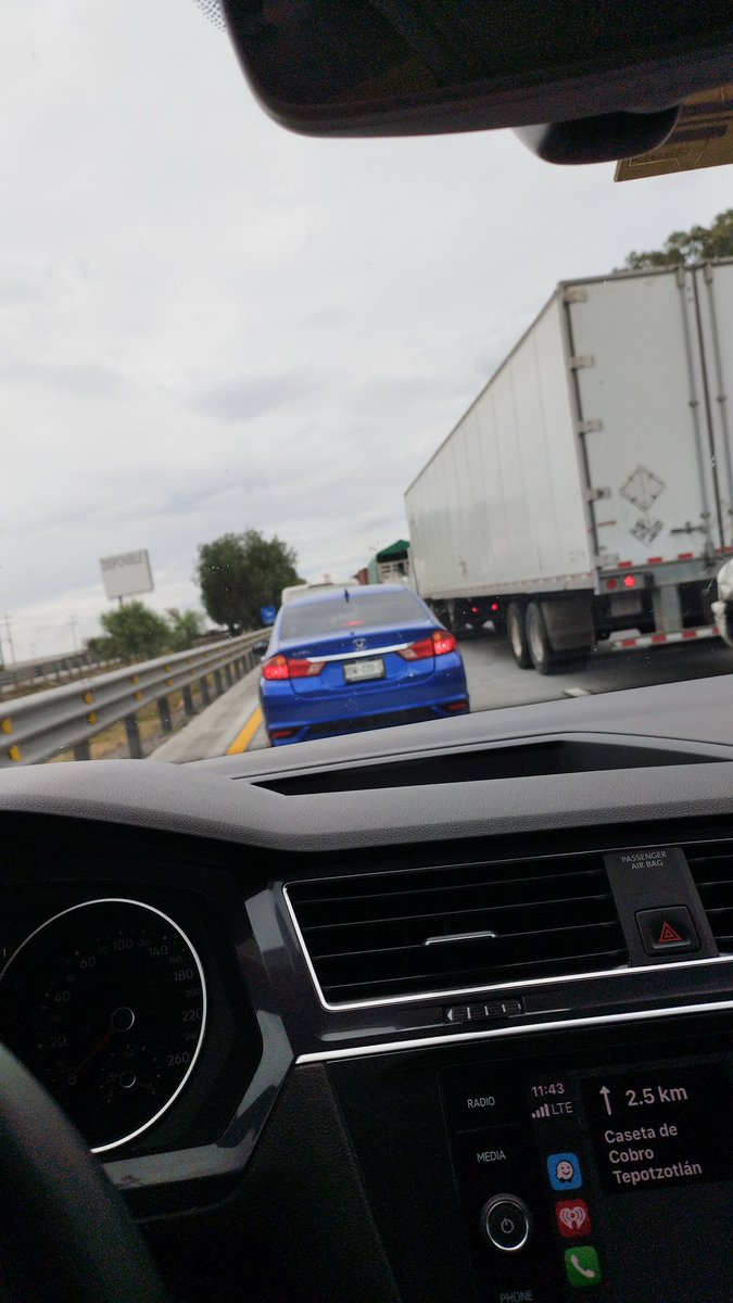 rblanco1968's tweet photo. @Thanyt @danysantoyo_ @geramonro05 @Marco_ACarbajal @PacoZeaCom @alfredodelmazo Que se manifiesten sin afectar a miles de personas. Estuve 5 hrs en la carretera sin poder trabajar. Ellos me pagarán lo que me afectaron? https://t.co/dJhosYdwva