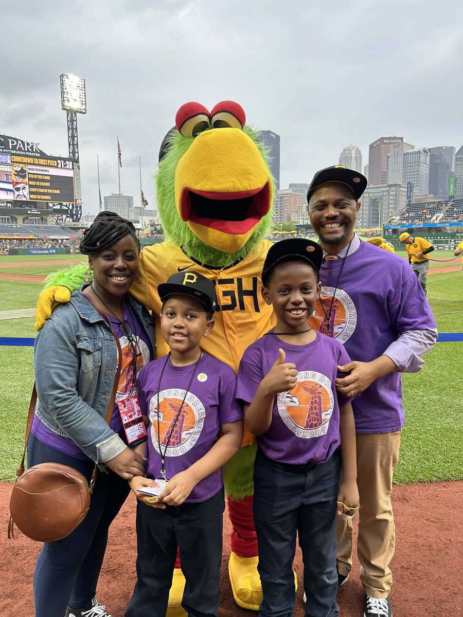 drgriffinel's tweet photo. A few days ago, @Pirates and @PNCBank honored the The Dreamers’ Bookstore (@Books4Dreamers )as 1 of 6 winners their Going to Bat for Small Business contest ! We are honored to receive this prestigious award! 
Learn more about us by going to our website: 
https://t.co/2EwTH8q4kN https://t.co/jPLEB4LVLX