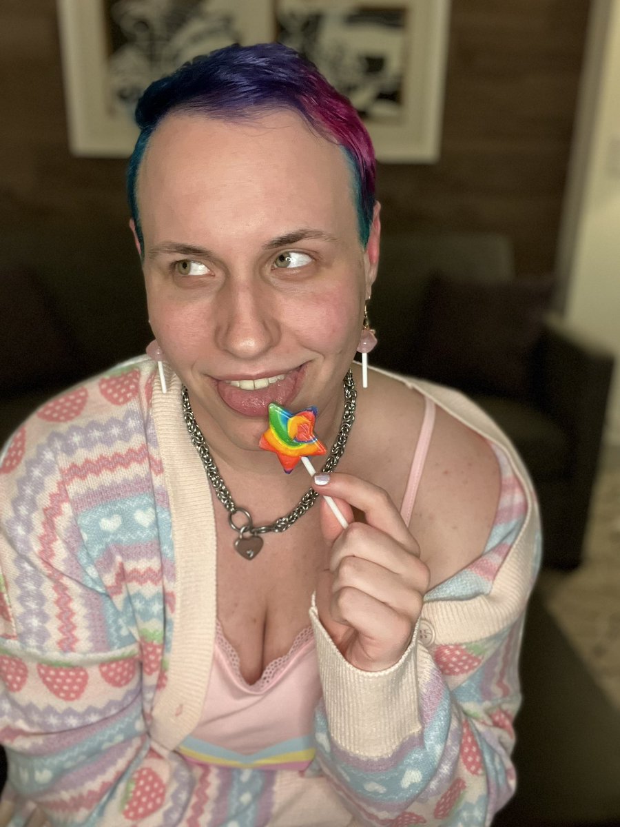SugarSoapStudio's tweet photo. Pretty swirly star sucker 🌟 https://t.co/nt4LdnCA0y