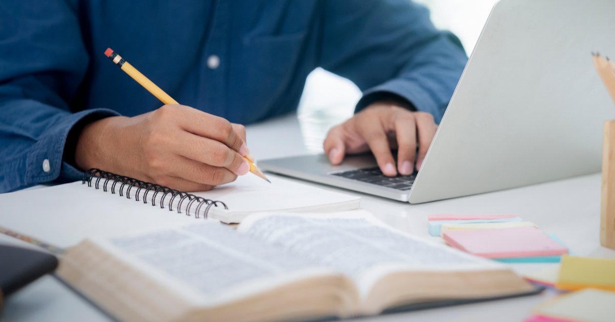 IconSchool's tweet image. #OnlineSchools like ICON have a traditional curriculum and offer a variety of state-required courses and electives to #IdahoStudents. Students have individualized plans and the flexibility to complete their coursework when it’s convenient. Enroll today &amp;gt;&amp;gt;bit.ly/3eg3I5h