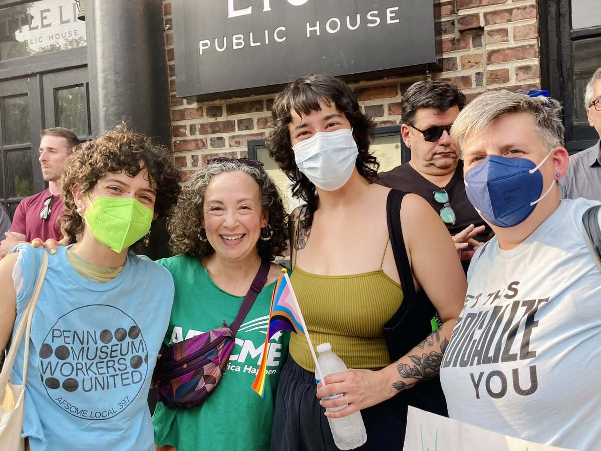 PHLafscmeDC47's tweet photo. DC47 & DC33 @cwuafscme #union #family standing up for #equality outside @AmRevMuseum where M4L hate group is holding their national meeting in #Philly. #GOHOME
❤️🌈🟰🔥✊✊✊❤️
.
@PMA_Union @PMWU397 @PTMUnited #afscme2187 #afscme2186 #afscme33 https://t.co/KXNSxYwEpi