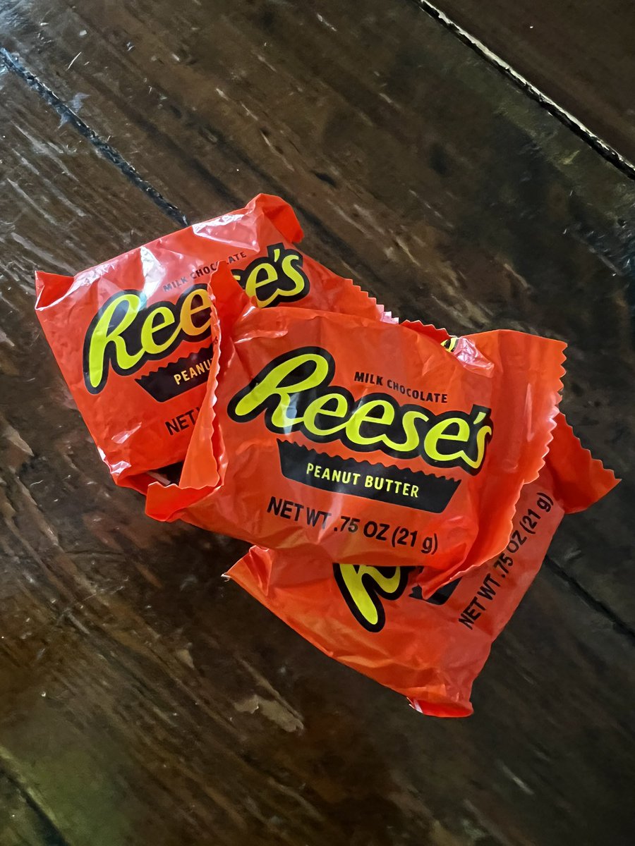 #Daily20 - roads, sidewalks, TM.

Recovery Reese’s. Pro tip: they taste better if eaten while lying on the couch watching Deadloch (sooo good!).

#ultrarunning #running #ultrawalking #walking