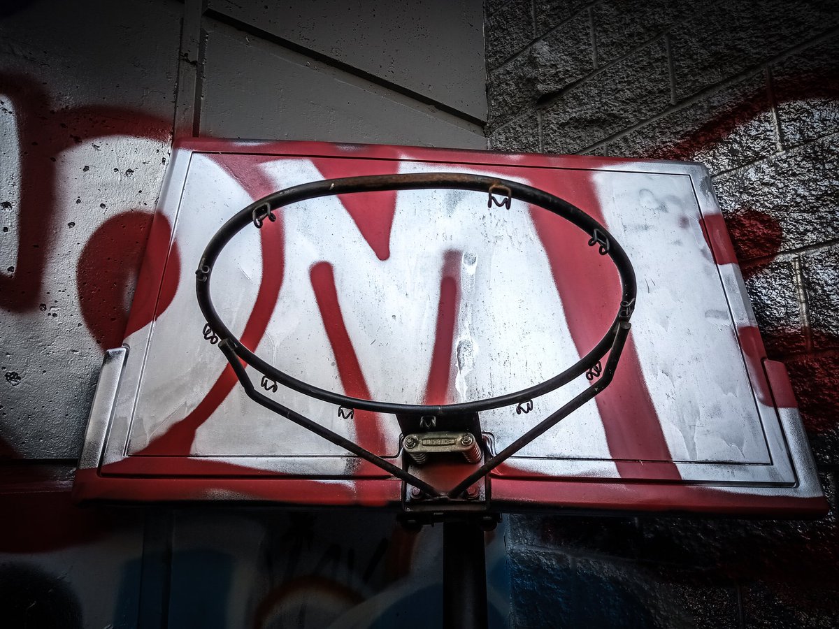 'Hoop'

#SpaceJunk #Hoop #Adobe #AdobeLightroom #Lightroom #LightroomMobile #StreetPhotography #photography #photographylovers #Photographie #Photograph #Photographers #PhotographyIsArt #Photos #Art #StreetArt #Basketball #BasketballArt #HoopArt #Sports #Urban #UrbanAthletics