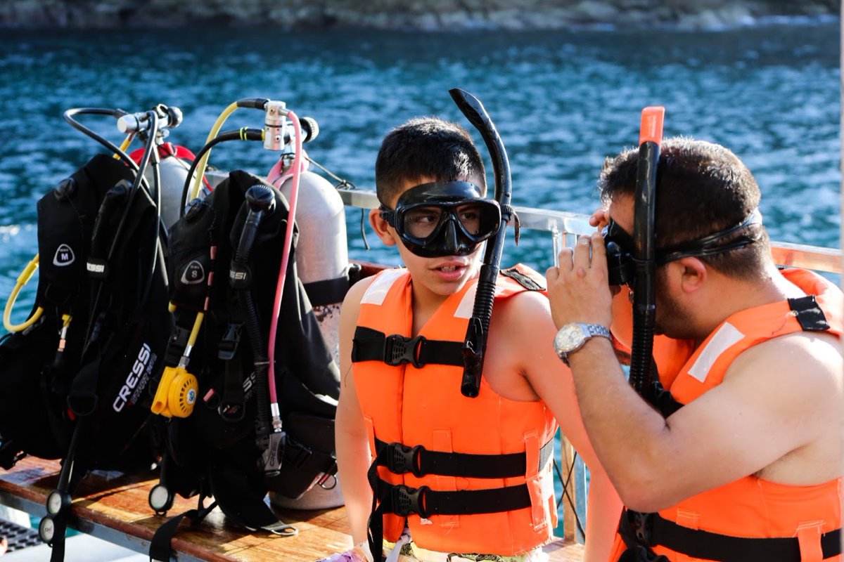 solimperialaca's tweet photo. #AbroHilo
Nosotros te llevamos a conocer las bondades de nuestro precioso mar de #Acapulco con nuesto Scuba Diving tour  (buceo) 🤿

🪸🐚 Sumérgete con nosotros y vive la gran experiencia #quintosolimperial 

#Tours y #diversióngarantizada 
🦀🦞🐟🐠🐡 https://t.co/vDQqmHWcAA