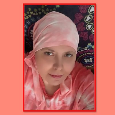 Only1Tracy's tweet photo. #NewProfilePic This is who I am right now.
I don’t have much for hair.
I’m tired much of the time.
But on Monday, I ring the victory bell.
#goodbyecancer https://t.co/JpydTCWdhF