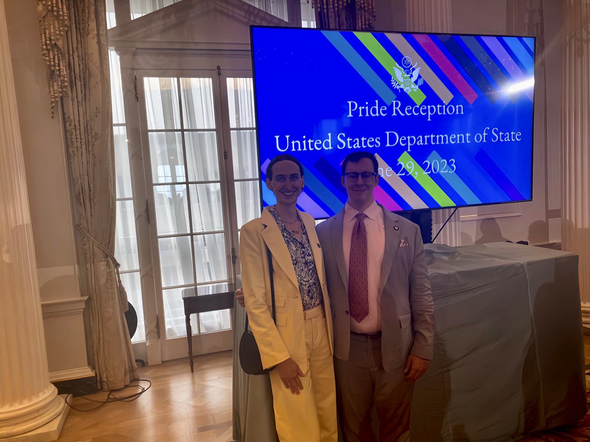 OutInNatSec's tweet photo. Our CEO, @LFSchleusener, was thrilled to run into @_RachelJThomas ‘21 and Jo Desmond ‘23 https://t.co/vKosowB8rb