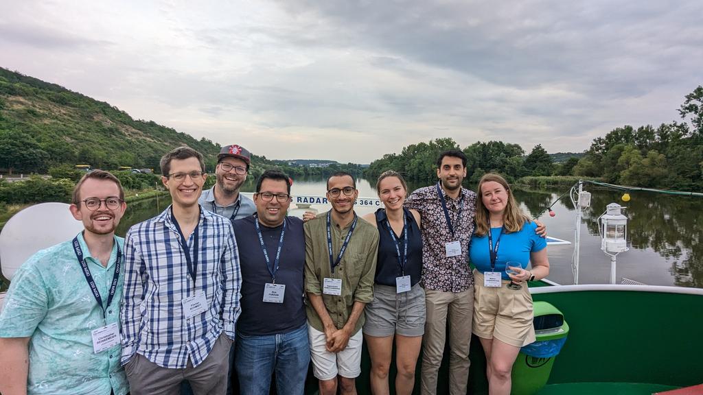 ktguzz's tweet photo. We're on a boat! #PlattLab #CRISPR2023 https://t.co/SvQjfFDqBh