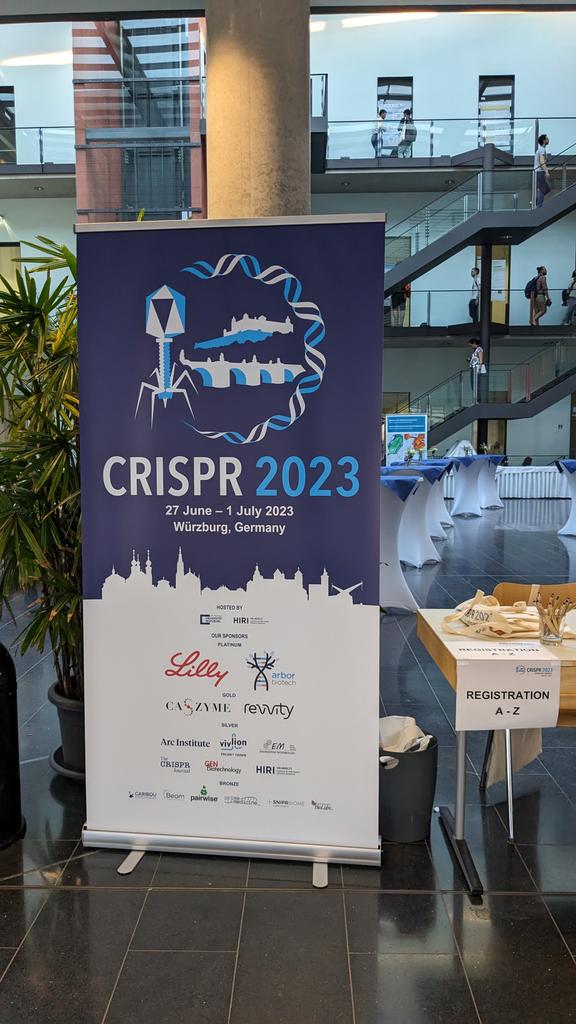 ktguzz's tweet photo. We're on a boat! #PlattLab #CRISPR2023 https://t.co/SvQjfFDqBh