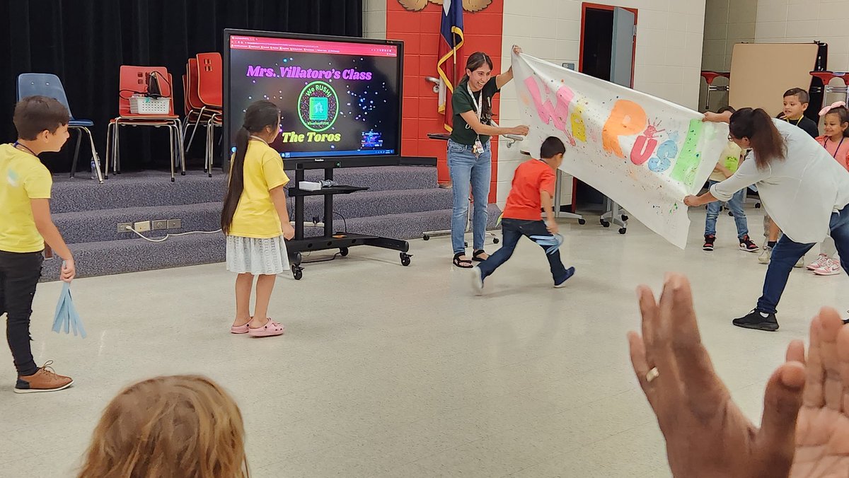 EvaHall53887957's tweet photo. Pep Rally time at Summer Camp  2023! @Hinojosa_AISD/ @Keeble_AISD #summerrush #aldinesummercamp @brainardjill @JulieSustaita2 @kojessie @AldineRUSH https://t.co/mROy4TVHF0