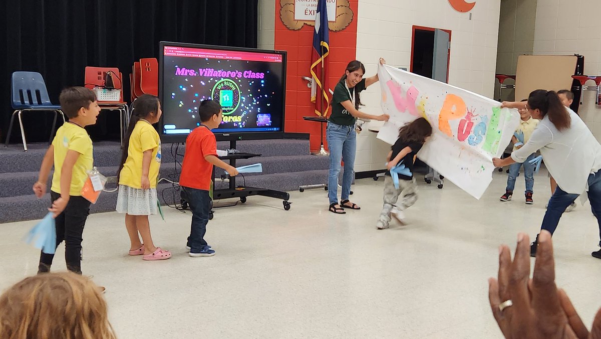 EvaHall53887957's tweet photo. Pep Rally time at Summer Camp  2023! @Hinojosa_AISD/ @Keeble_AISD #summerrush #aldinesummercamp @brainardjill @JulieSustaita2 @kojessie @AldineRUSH https://t.co/mROy4TVHF0