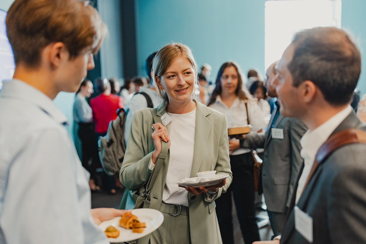 Anna K. Pernegger tweet media