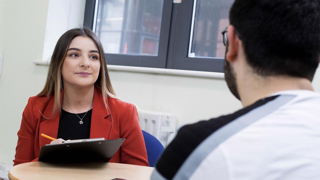 Do you have job #vacancies? Hiring an #apprentice or upskilling an employee can help your business. Our Apprenticeship Matching Service is a FREE specialist recruitment package, connecting you with future talent. Find out more #Lancashirehour 👇 ow.ly/hIAQ50OSHOL