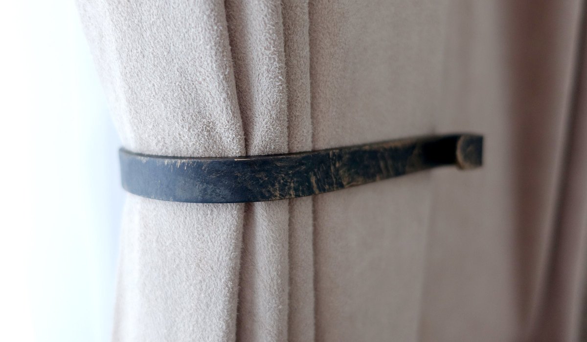 Thanks for the great review Angela A. ★★★★★! etsy.me/3rbRwMm #etsy #bedroom #countryfarmhouse #black #curtainaccessories #curtainholdbacks #homedecor #cottagecoredecor #antiquewallhooks #vintageholdbacks