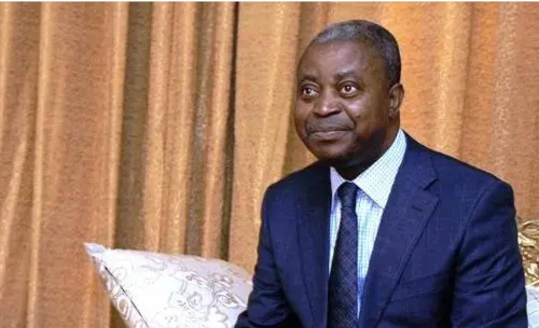 galumeraphael4's tweet image. Le seul et unique opposant vertueux, voilà aujourd'hui grâce à son intelligence et son patriotisme, la ceni vient d'invitée ts ls opposants congolais pour discuter sur les sièges attribués aux territoires non enrôlés. Encore une fois ses œuvres parlent. Banda okenda $ emata.