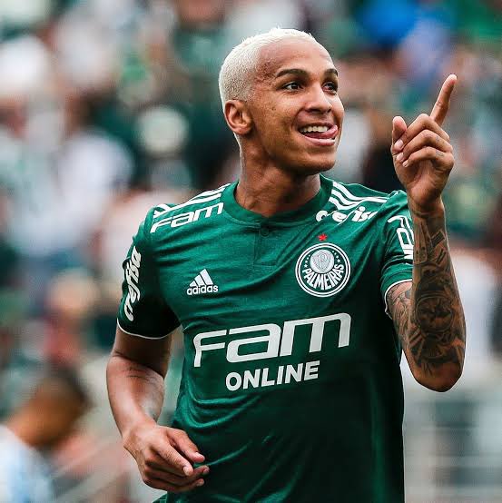 goleadadazoeira's tweet photo. OPINIÃO 🤔

Quem joga mais? https://t.co/jz2SgnXG08