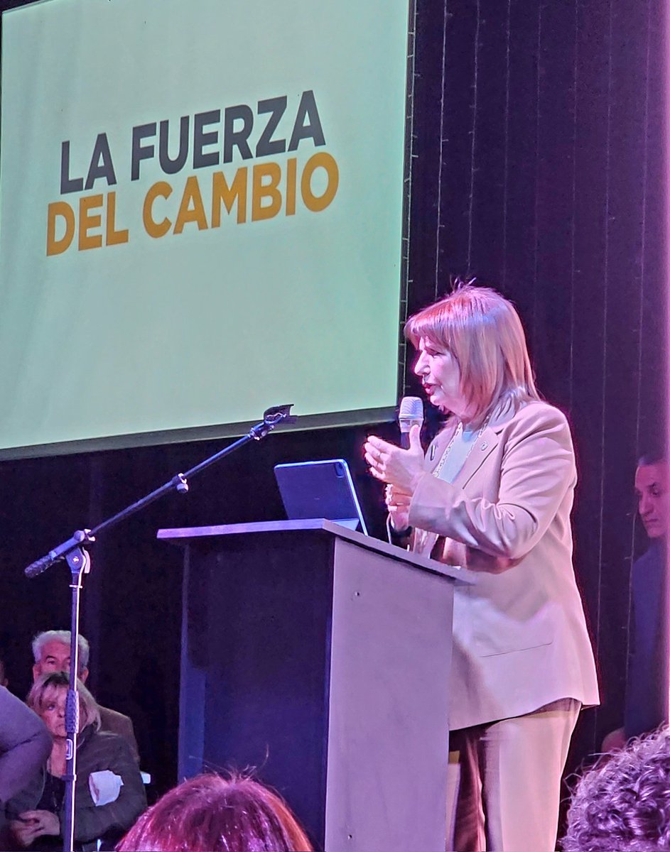 pabloromera's tweet photo. Encuentro de candidatos legislativos de todo el país con @PatoBullrich 
Argentina necesita una transformación profunda y eso se consigue con valentía, con firmeza y con orden. En Bahía @NidiaMoirano va a proyectar a la ciudad para que sea líder de un cambio nacional. https://t.co/tbDL2K95Tq