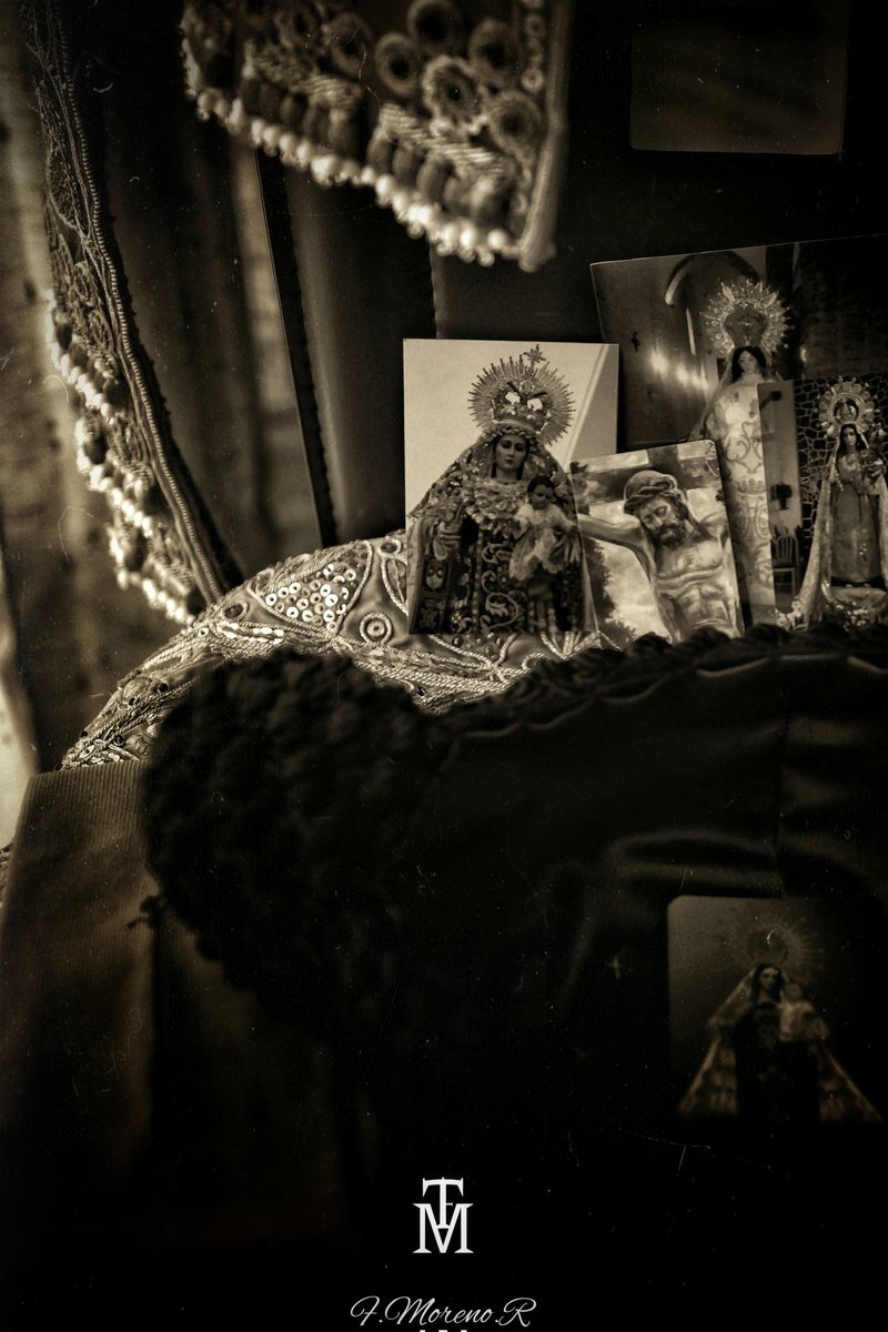 Siempre llevando por el camino...
Yo me entiendo. 
Portarse bien. 

#Toreo #Eltoro #Mividaenunafoto
#Momentos #Detalles #FotografíaTaurina #FMorenoR #ByN #BlancoyNegro  #Afitauro 
<a href="/81Paquillo/">Francisco Moreno Rodriguez</a>