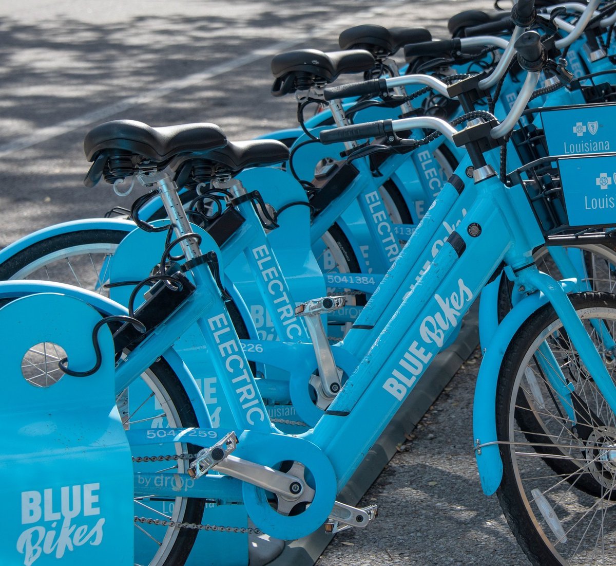 Headed to #EssenceFest this weekend? Avoid the hassles of parking by hopping on a Blue Bike and pedaling over to the <a href="/Entergy/">Entergy</a> sponsored station on Loyola Ave. #RideDat