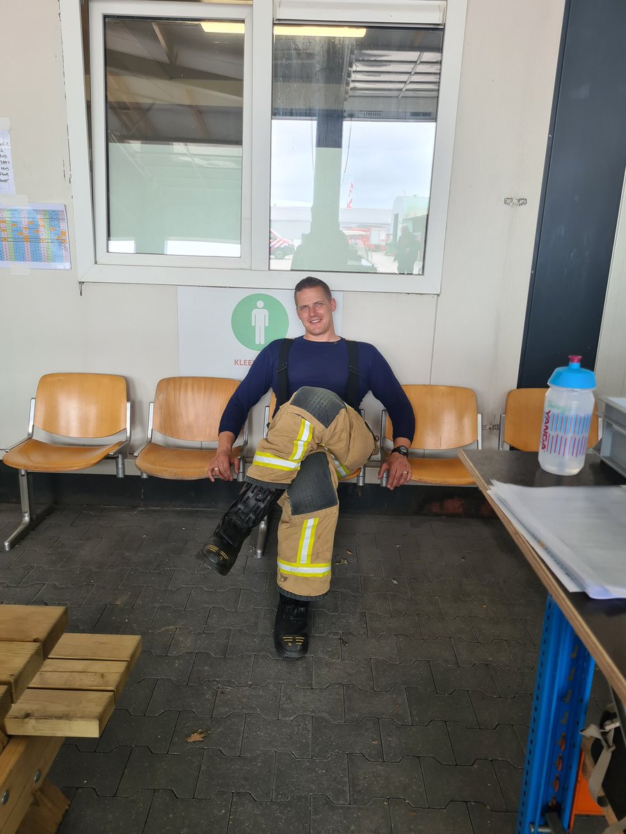 TimOwCh's tweet image. Weer lekker thuis na een oefen tweedaagse, voor bevelvoerders en officieren van dienst, op Troned(Twente)! Wat een waardevolle dagen. Bedankt🙏🏼