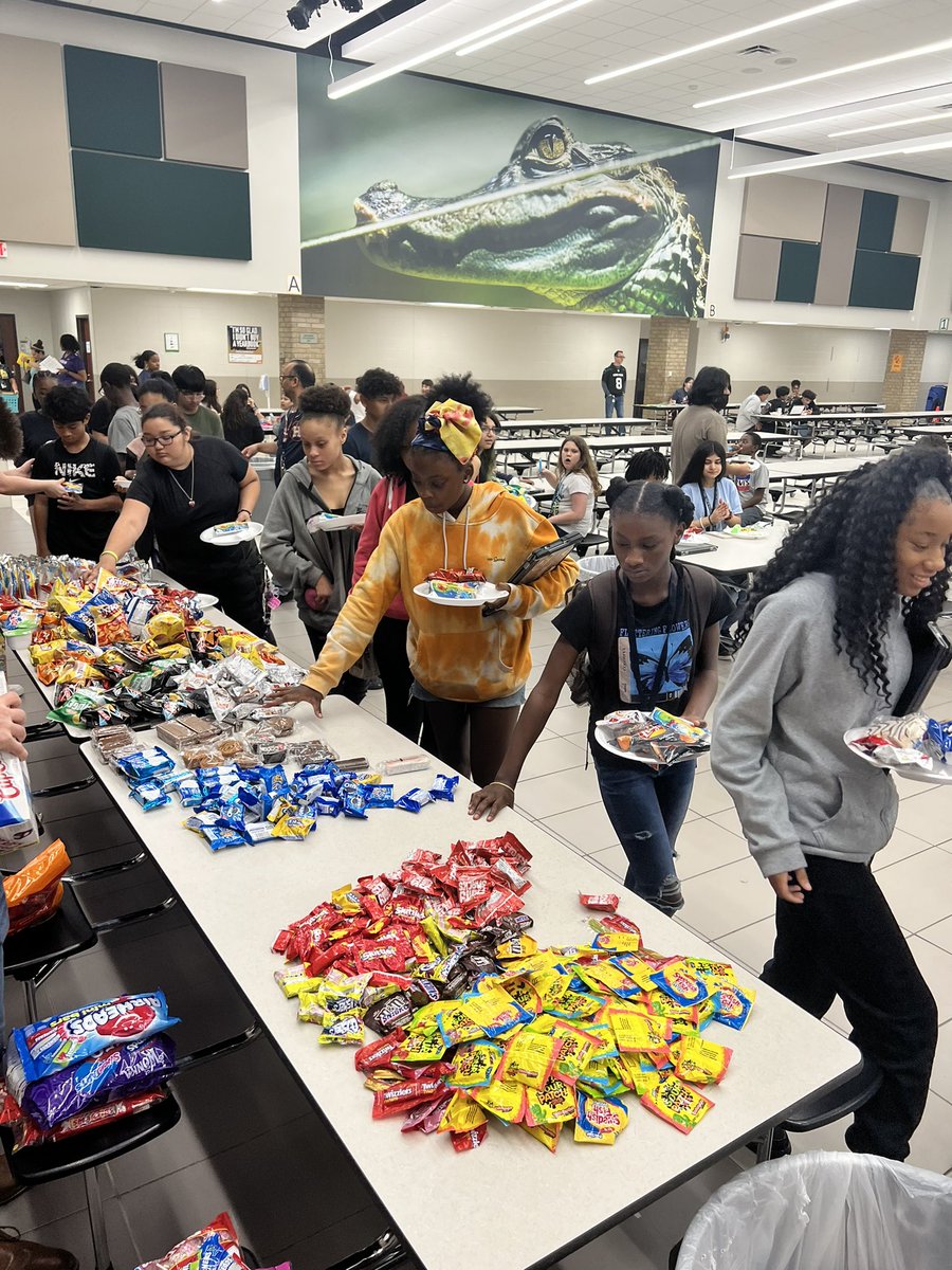 Taylor_Tuthill's tweet image. Math &amp;amp; Reading Camp was a huge success at Campbell MS this year!#cfisdmath @APMrG212 @mrs_podvin