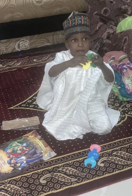 fzywa's tweet photo. Since Hamid’s demise, his little friends stopped coming to our house(minus the time they sat by our gates and cried their eyes out. Little children understand death? As they cried passersby couldn’t help but cry too.) Today being sallah, they came but  weren’t 1/4 https://t.co/xgu09CCZU1