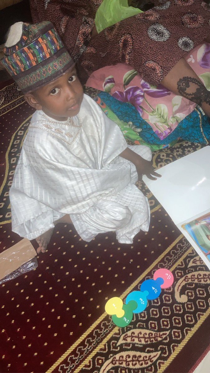 fzywa's tweet photo. Since Hamid’s demise, his little friends stopped coming to our house(minus the time they sat by our gates and cried their eyes out. Little children understand death? As they cried passersby couldn’t help but cry too.) Today being sallah, they came but  weren’t 1/4 https://t.co/xgu09CCZU1