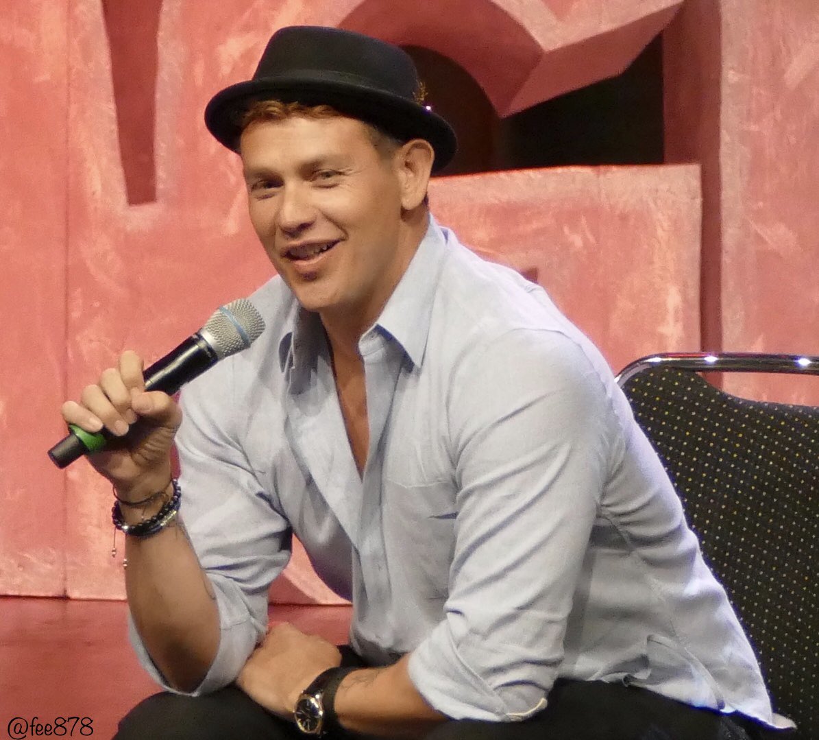 fee878's tweet photo. The line up is already amazing at #MagicCon 🥰 🎉
A guest I would really like to meet again is #KevinAlejandro 🥰
🎶Alejandro Alejandro 🎶
#Douchifer #LuciferNetflix
#MagicCon2019 https://t.co/DQaD336YZv