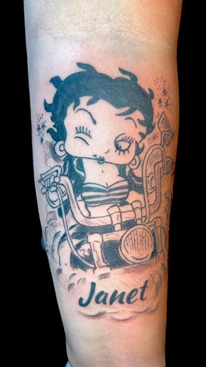 devastation79's tweet photo. said #DoctorDoom w traditional roses* #tattoo also #MrFreeze from the #BatSleeve #bigsbunny(on my dad lols)& #bettyboop I did for a friend.
#comictattoos #cartoontattoos https://t.co/hZPAH9EJcz
