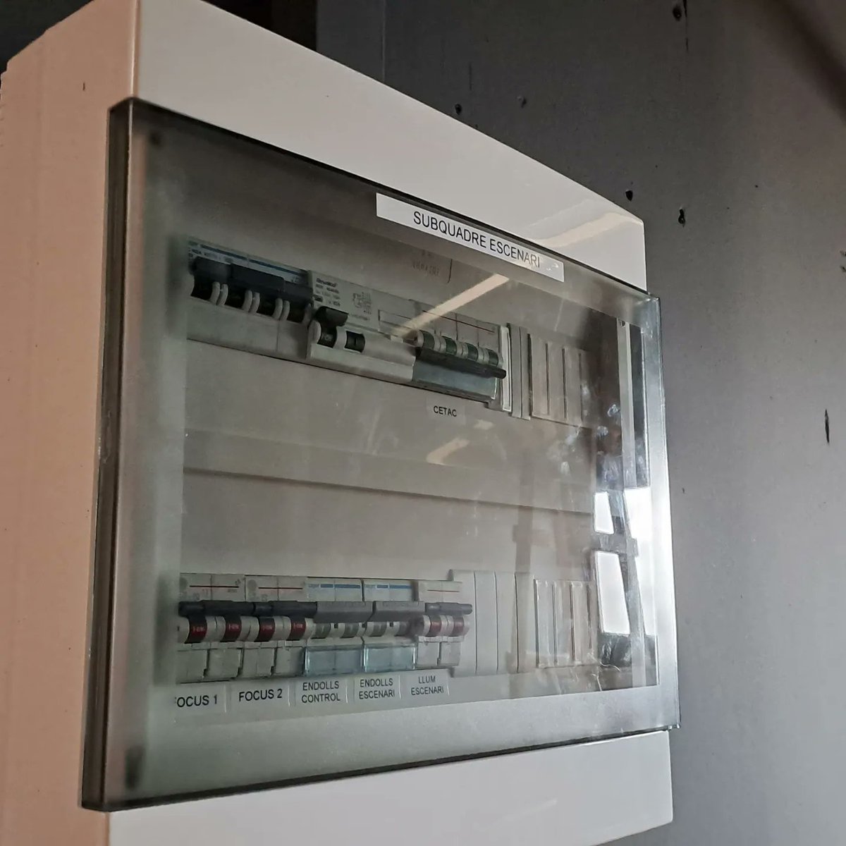 Aquesta setmana,com a Presidenta del Consell del Poble de #CorródAmunt,i junt amb els representants de diferents entitats del poble,hem pogut conèixer les millores aconseguides,encara queda més feina a fer,però aquesta ha sigut una gran inversió #LesFranqueses #jxlf 
<a href="/FranCOLOME/">Francesc Colomé</a>