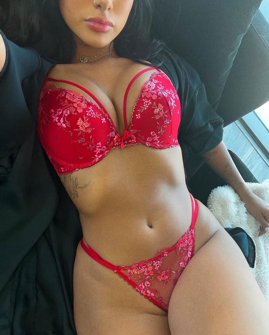 Can i be your good girl? https://t.co/WK6slHcVv3