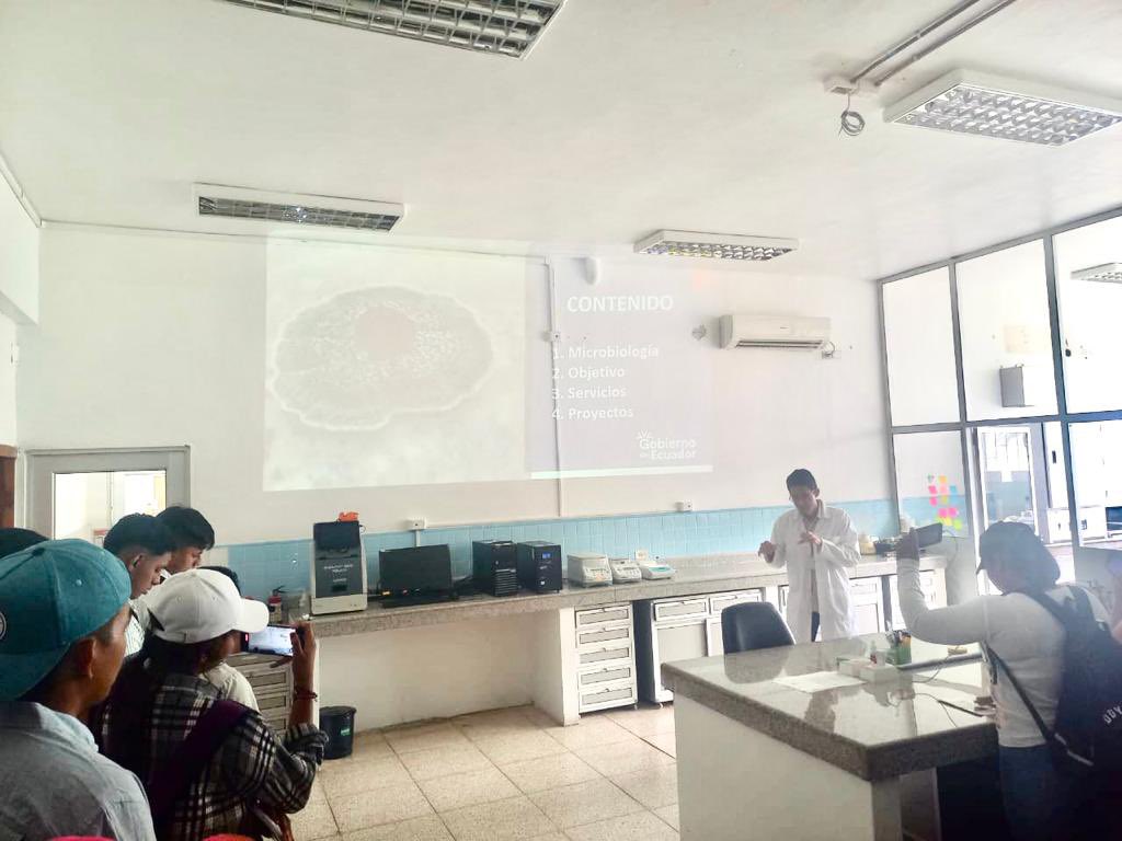 istb_edu's tweet photo. Los estudiantes de la carrera Técnico Superior en Producción Agrícola realizaron una gira técnica en la Estación Experimental Litoral Sur INIAP. Agradecemos a esta importante institución dedicada a la investigación agrícola por contribuir a la formación de nuestros estudiantes. https://t.co/R1Mppotno2