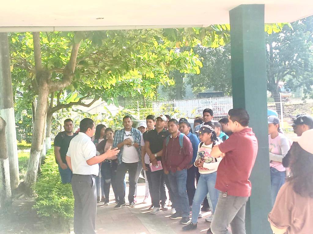 istb_edu's tweet photo. Los estudiantes de la carrera Técnico Superior en Producción Agrícola realizaron una gira técnica en la Estación Experimental Litoral Sur INIAP. Agradecemos a esta importante institución dedicada a la investigación agrícola por contribuir a la formación de nuestros estudiantes. https://t.co/R1Mppotno2