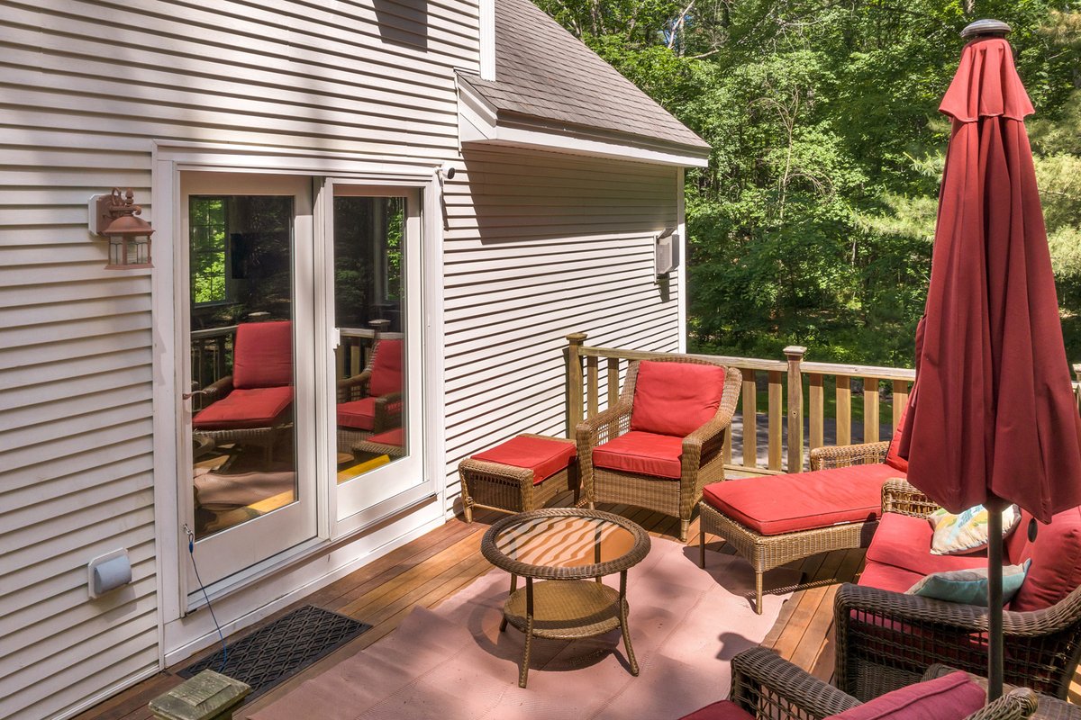 DowRealtyGroup's tweet image. 📷75 Newmarket Road, Durham NH 03824 📷

Property details:
adamdow.com/listing/495920…

#DurhamNH #newhampshire #realestate #nhrealestate #kellerwilliams #homesforsale #TheDowGroup #KevinCalhounTDG