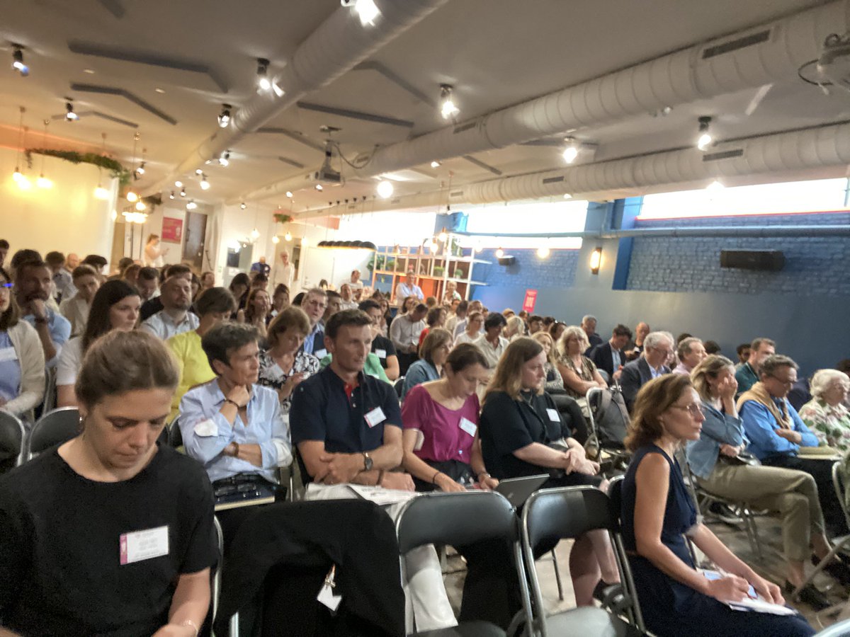 sebastien_evain's tweet image. C’etait dense et chouette cette journée du @SYRPAcom ! 

Bravo 🎉 aux occitans, angevins, palois, bretons et vous tous qui êtes venus réfléchir avec nous aux enjeux de transformation de la #communicationagricole !