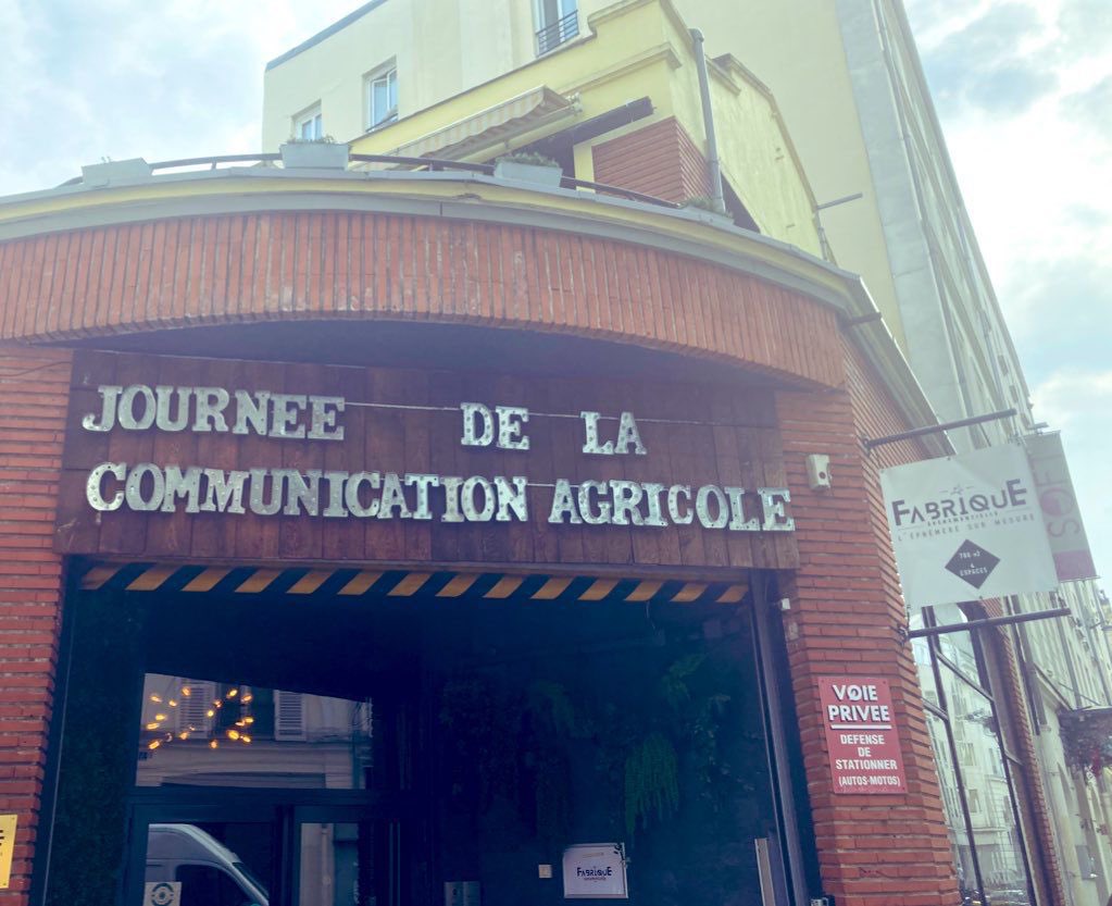 sebastien_evain's tweet image. C’etait dense et chouette cette journée du @SYRPAcom ! 

Bravo 🎉 aux occitans, angevins, palois, bretons et vous tous qui êtes venus réfléchir avec nous aux enjeux de transformation de la #communicationagricole !