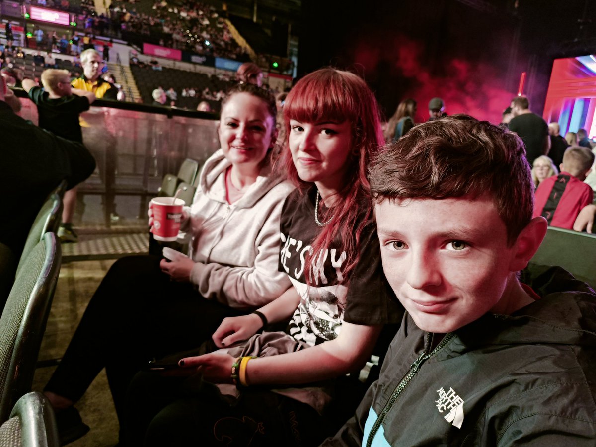 #wwesheffield time! Hell yea