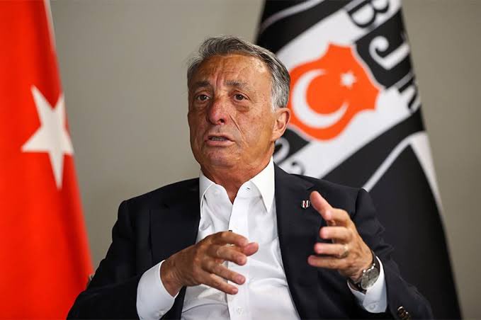 Beşiktaş Başkanı Ahmet Nur Çebi, Galatasaray Başkanvekili Erden Timur hakkında dosya hazırladı.

🔗 Fotospor
