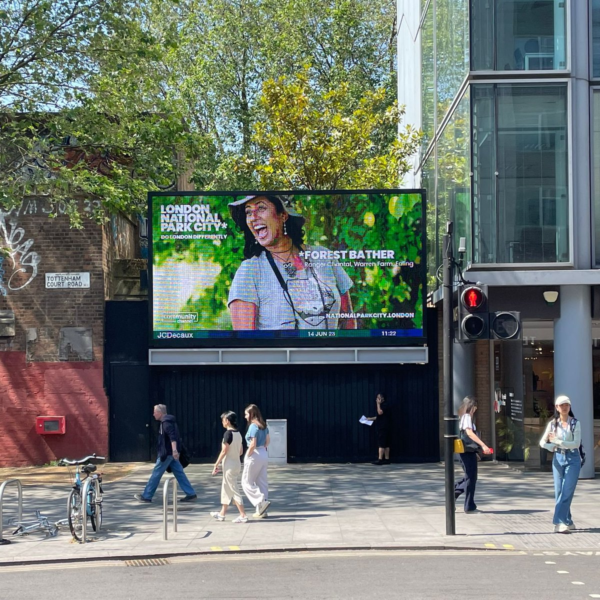 ..we only dreamed back then that <a href="/LondonNPC/">London National Park City*</a> would actually exist, be supported by <a href="/SadiqKhan/">Sadiq Khan</a> and that <a href="/JCDecaux_UK/">JCDecauxUK</a> would be helping the #NationalParkCity with real billboards across #London. Just brilliant!

Have you seen one yet?

#DoLondonDifferently #Greener #Healthier #Wilder