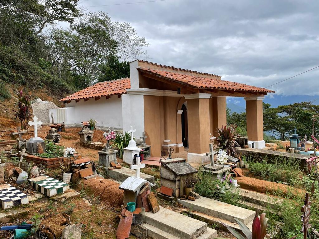 Avances en los trabajos de conservación de bienes muebles e  inmueble de la Capilla del Camposanto de Otatitlán de Morelos, Villa  Talea de Castro. Segunda etapa de conservación y restauración de las  capillas y ermitas dedicadas a la Santa Cruz en el rincón zapoteco de  Oaxaca.