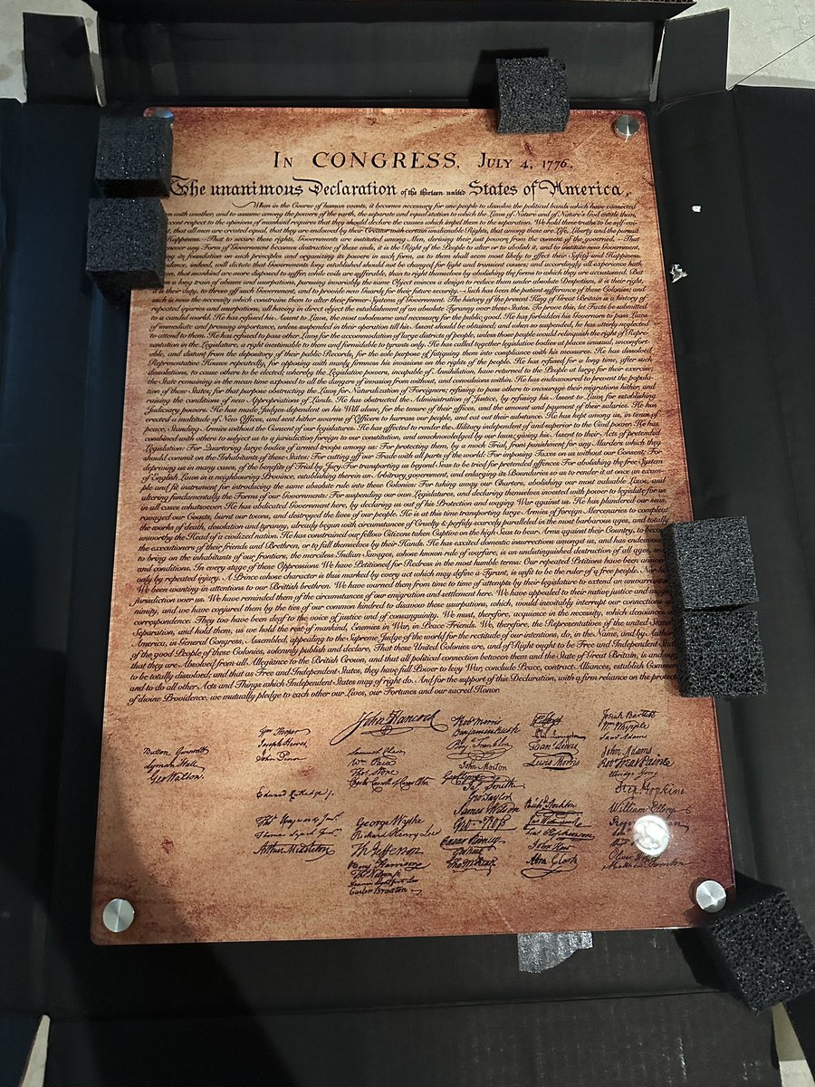 Orris_22's tweet photo. The company I use to print all of the banners I make for the school sent me a really nice framed copy of The Declaration of Independence for the 4th of July. As if I needed another reason to support this wonderful company, it was such a cool gift! 🇺🇸 🦅 🎆 @Signs365 https://t.co/Q23yLRGUir